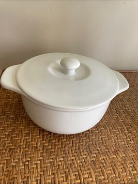 Chantal Lidded Casserole 1 3/4 Quart / 2 Liter White